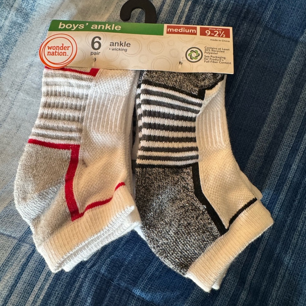 wonder nation Boys' Ankle Socks - White with Red & Gray Accents (6-Pack)